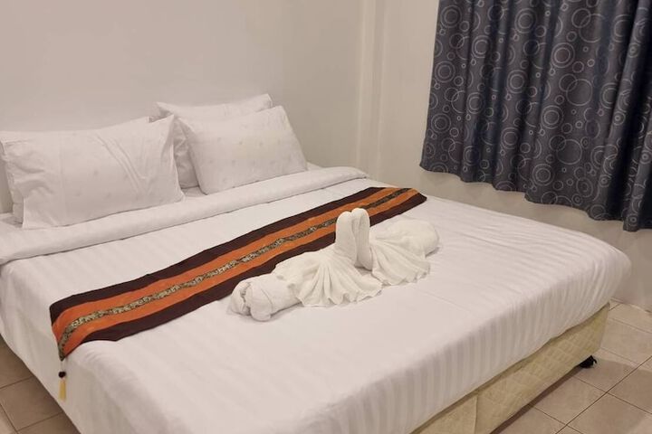 Room 17 of 106