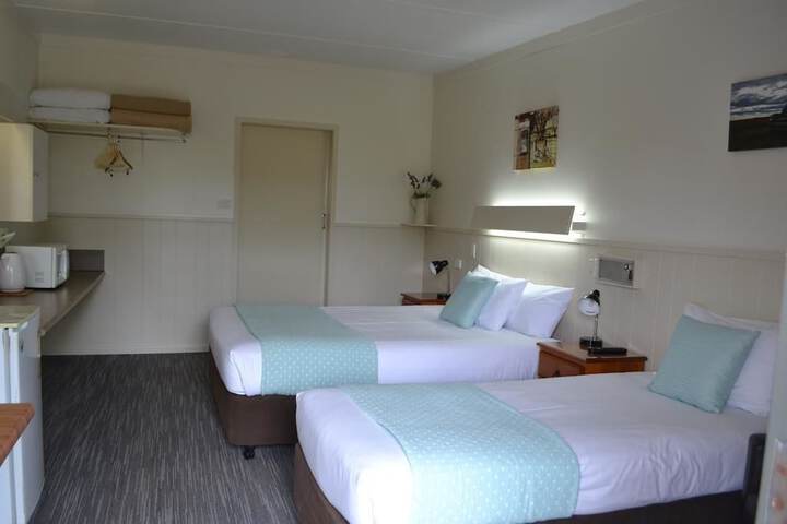 Room 9 of 27