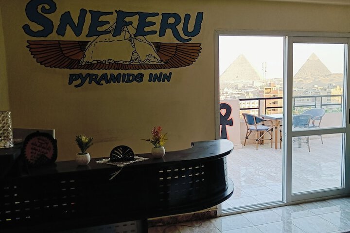 sneferu pyramids inn