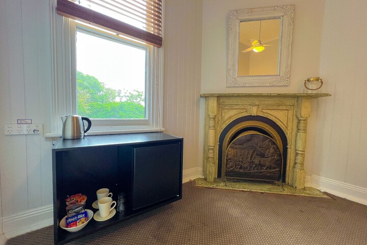 Room 10 of 29