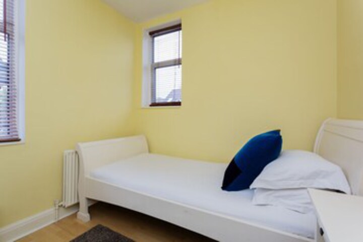 Room 16 of 25