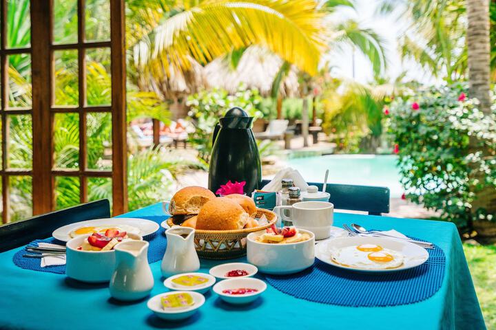 Breakfast/Coffee Service 23 of 33