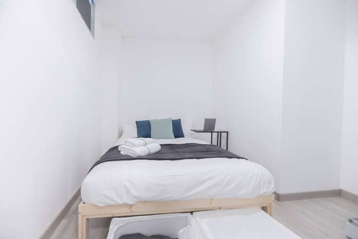 Room 2 of 6