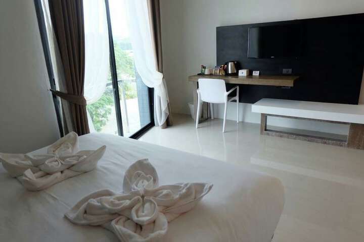 Room 18 of 108