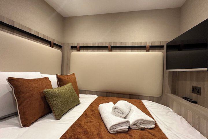 Room 6 of 26