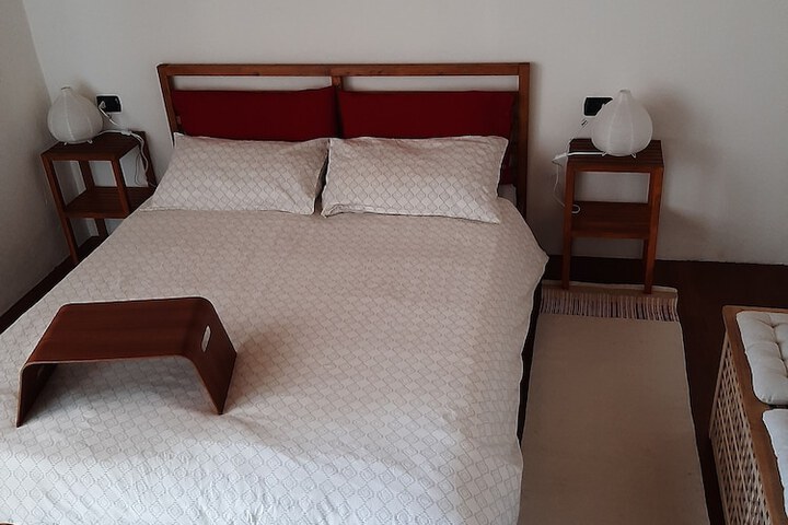 Room 9 of 18