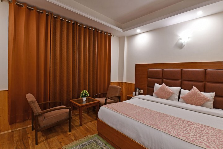Room 17 of 43