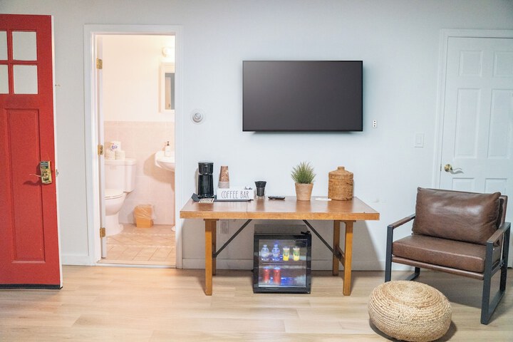 Room 9 of 20