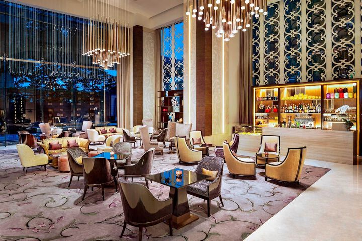 Lounge 195 of 234