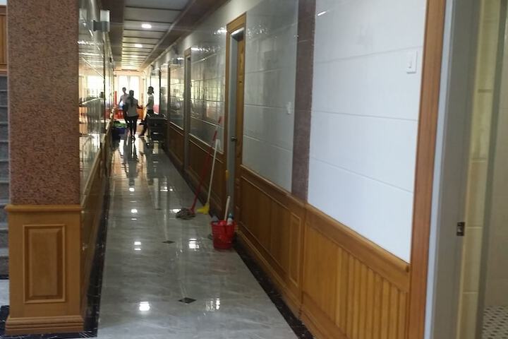 Ballroom/Hall 16 of 18