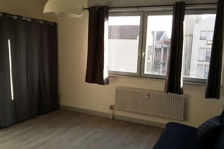 Room 4 of 11