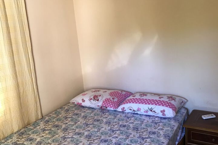Room 5 of 104