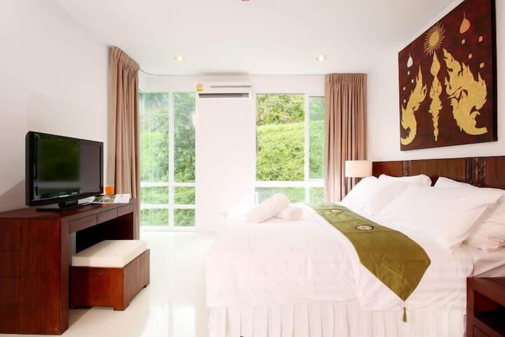 Room 9 of 94