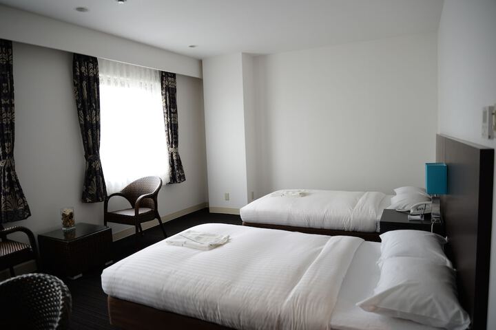 Room 8 of 27
