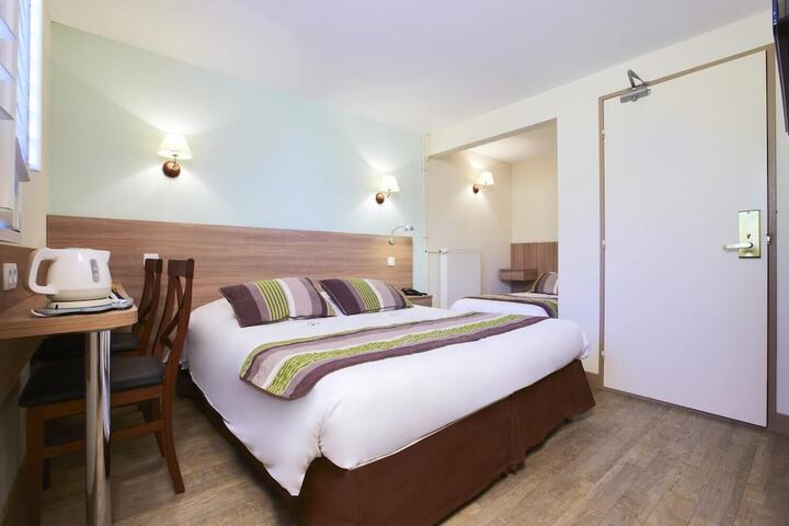 Room 8 of 20