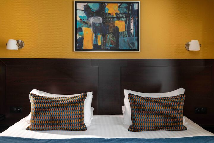 Room 27 of 60