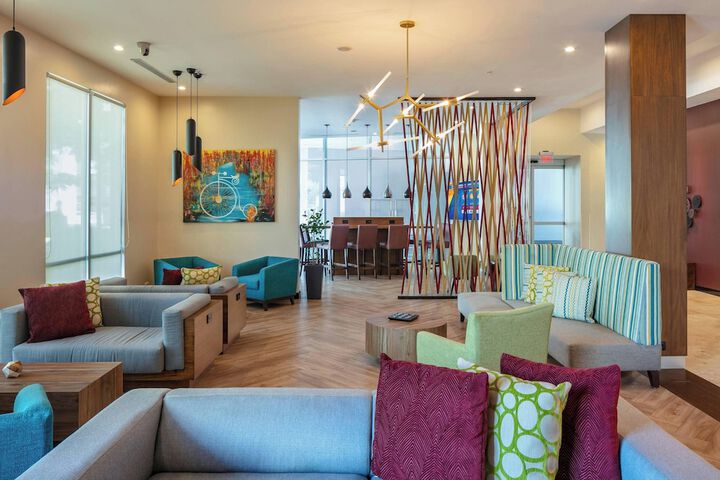 Entrance & Lobby