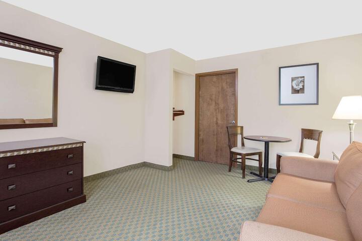 1 King Bed Deluxe Room (11 of 11)