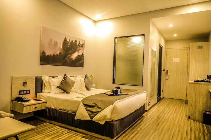 Room 9 of 39