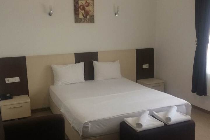 Room 9 of 34