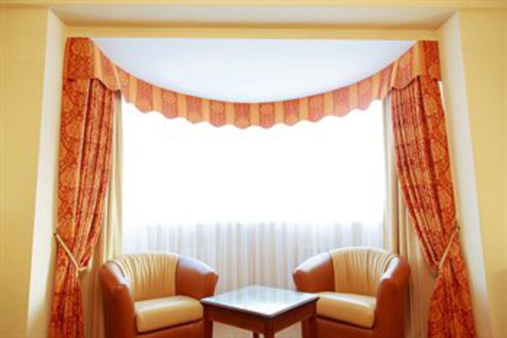 Room 11 of 27