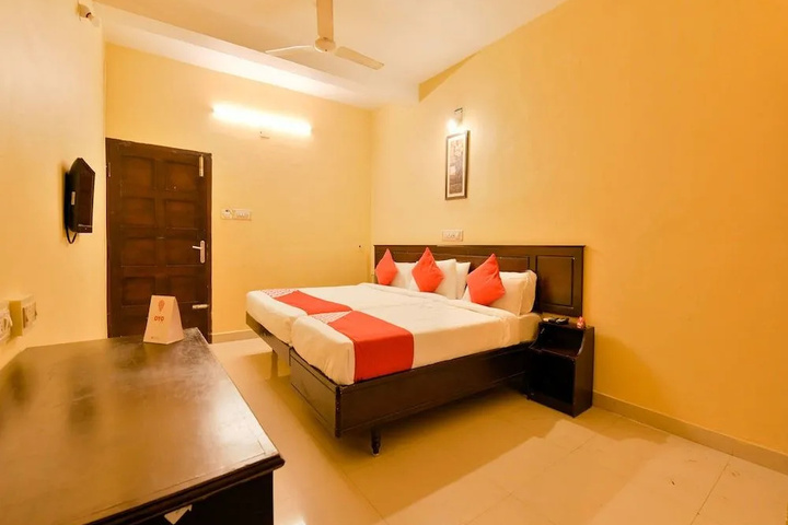 Room 2 of 11