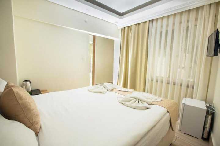 Room 5 of 44