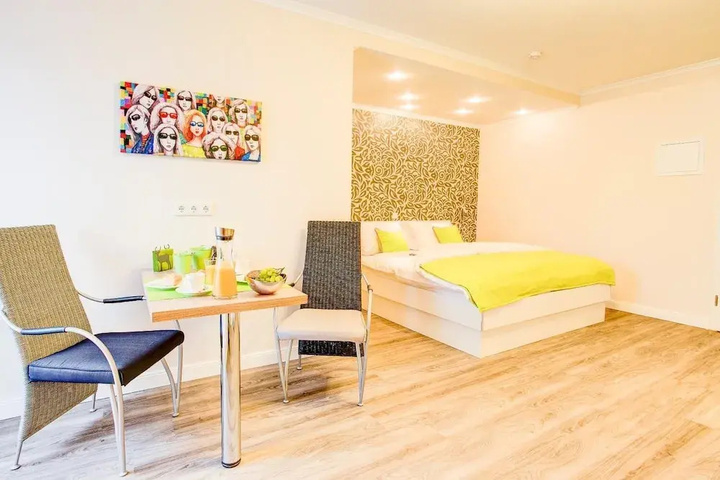 Room 3 of 20