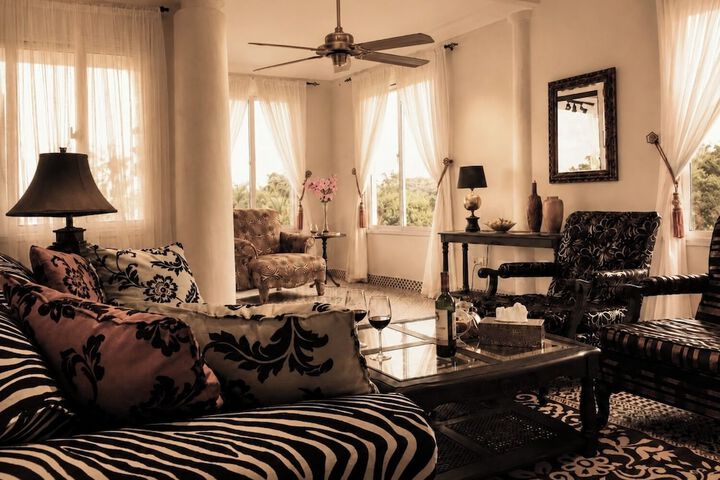 Room 45 of 107