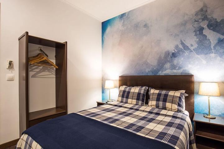 Room 16 of 38