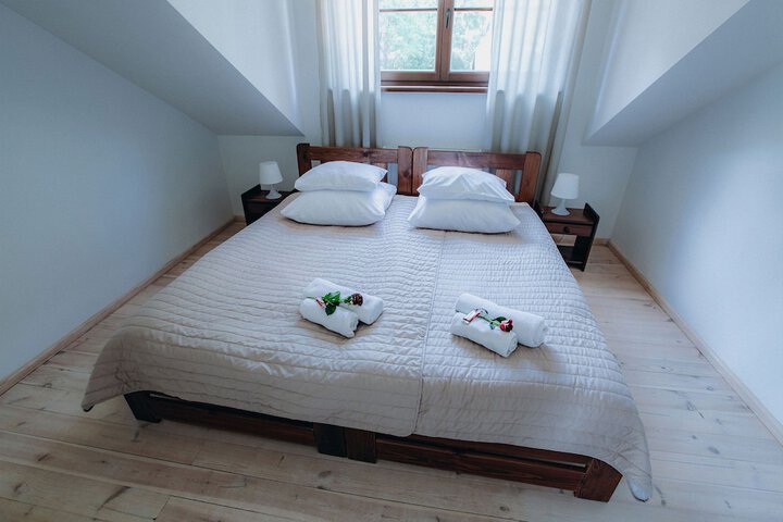 Room 4 of 40