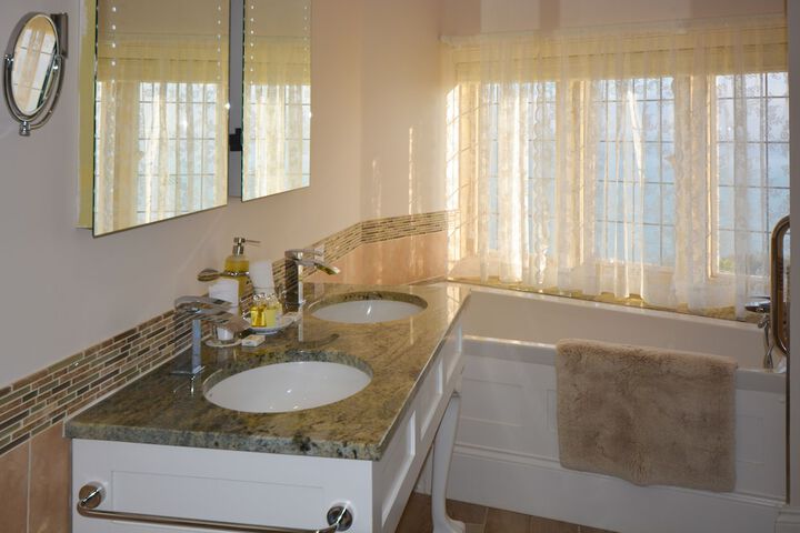Room 115 of 187