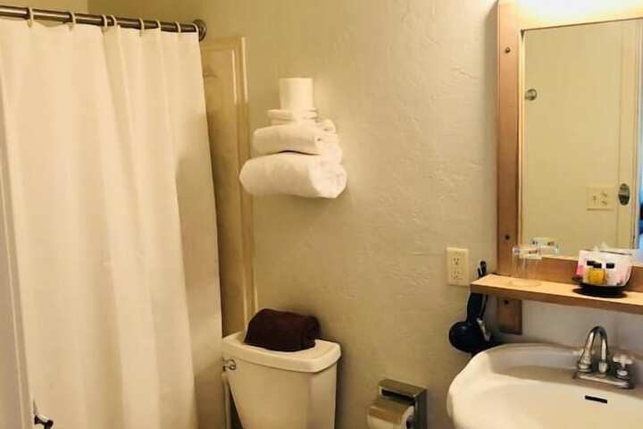 Room 7 of 10