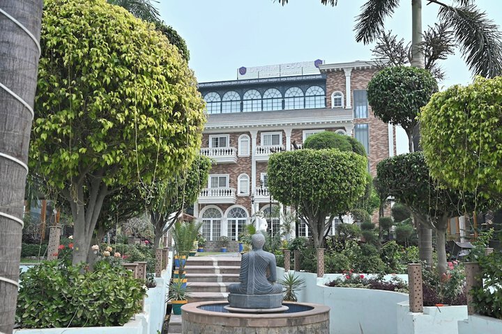 Hotel 152 of 161