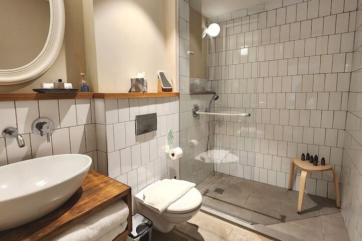 Clean Restrooms
