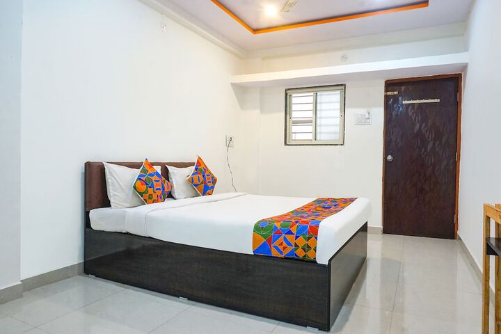 Room 16 of 34