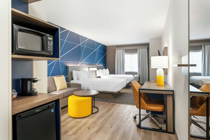 1 King Bed Suite (6 of 15)