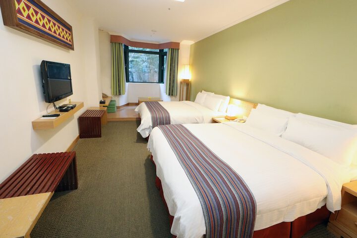 Room 15 of 37