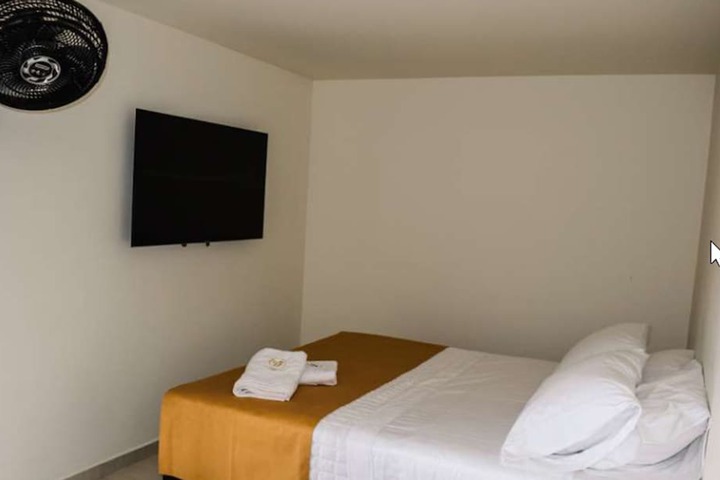 Room 2 of 7
