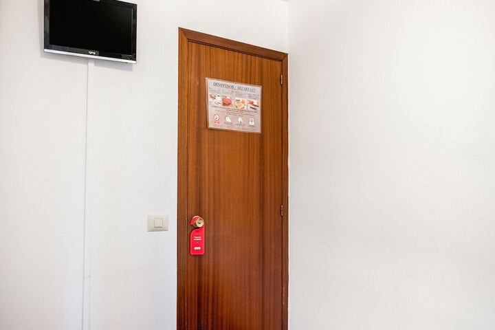 Room 11 of 33
