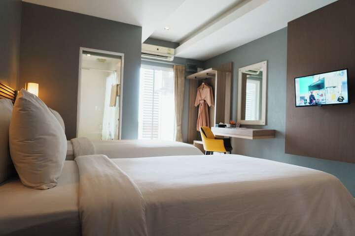 Room 7 of 37
