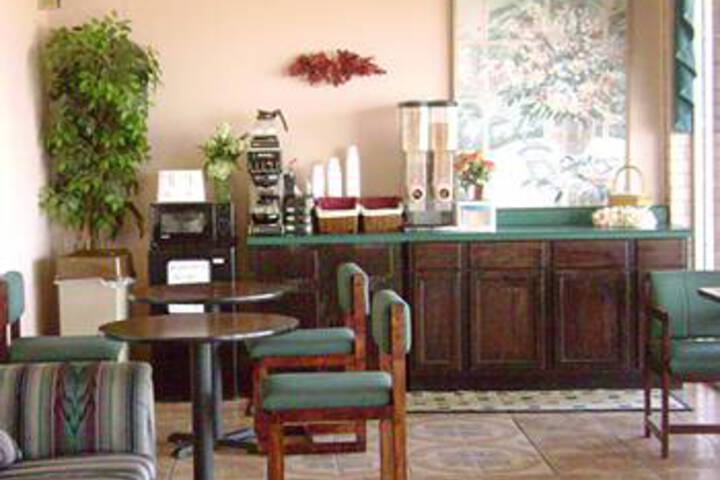 Breakfast/Coffee Service 2 of 7