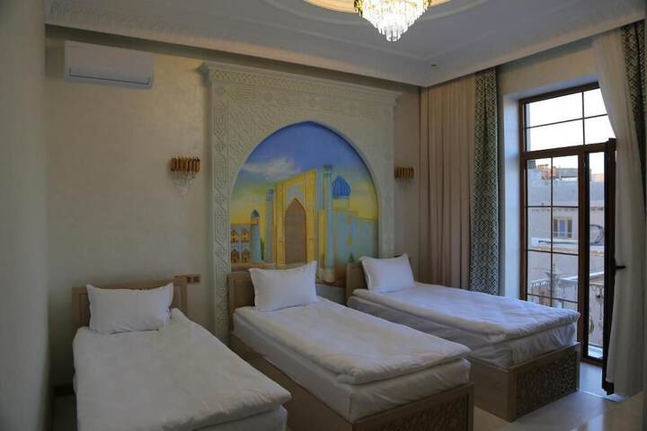 Room 2 of 17