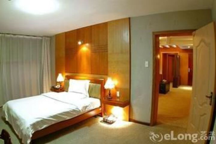 Room 9 of 31