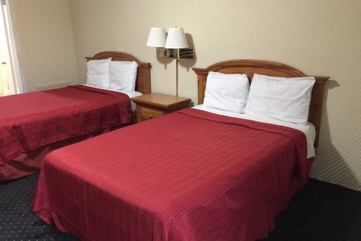Room 2 of 3