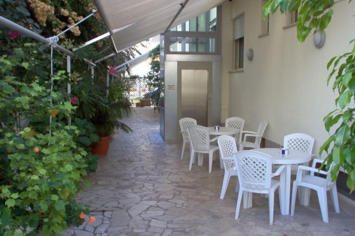 Terrace/Patio 29 of 33