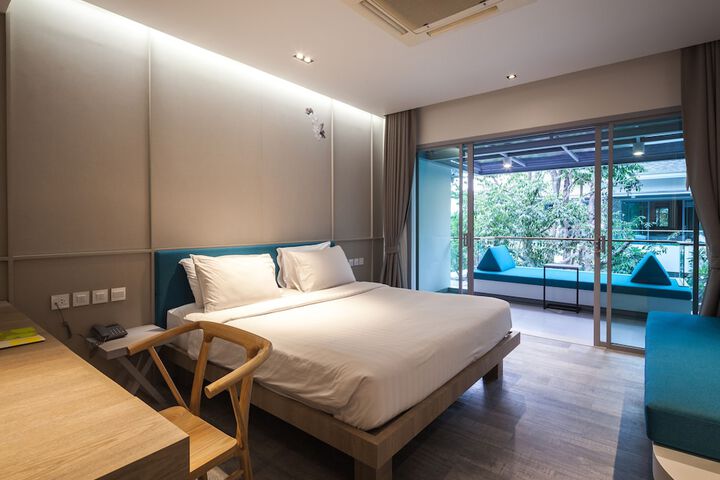Room 8 of 48