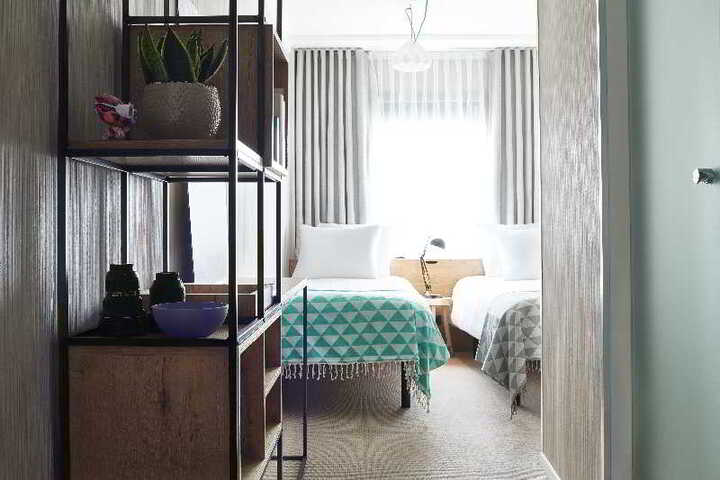 Room 3 of 10