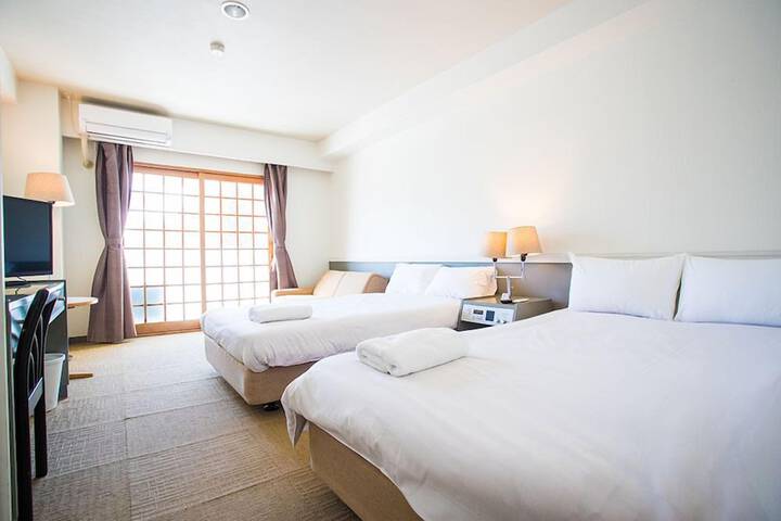 Room 3 of 7