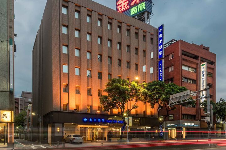 Hotel 77 of 81